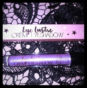 πEyeshadow